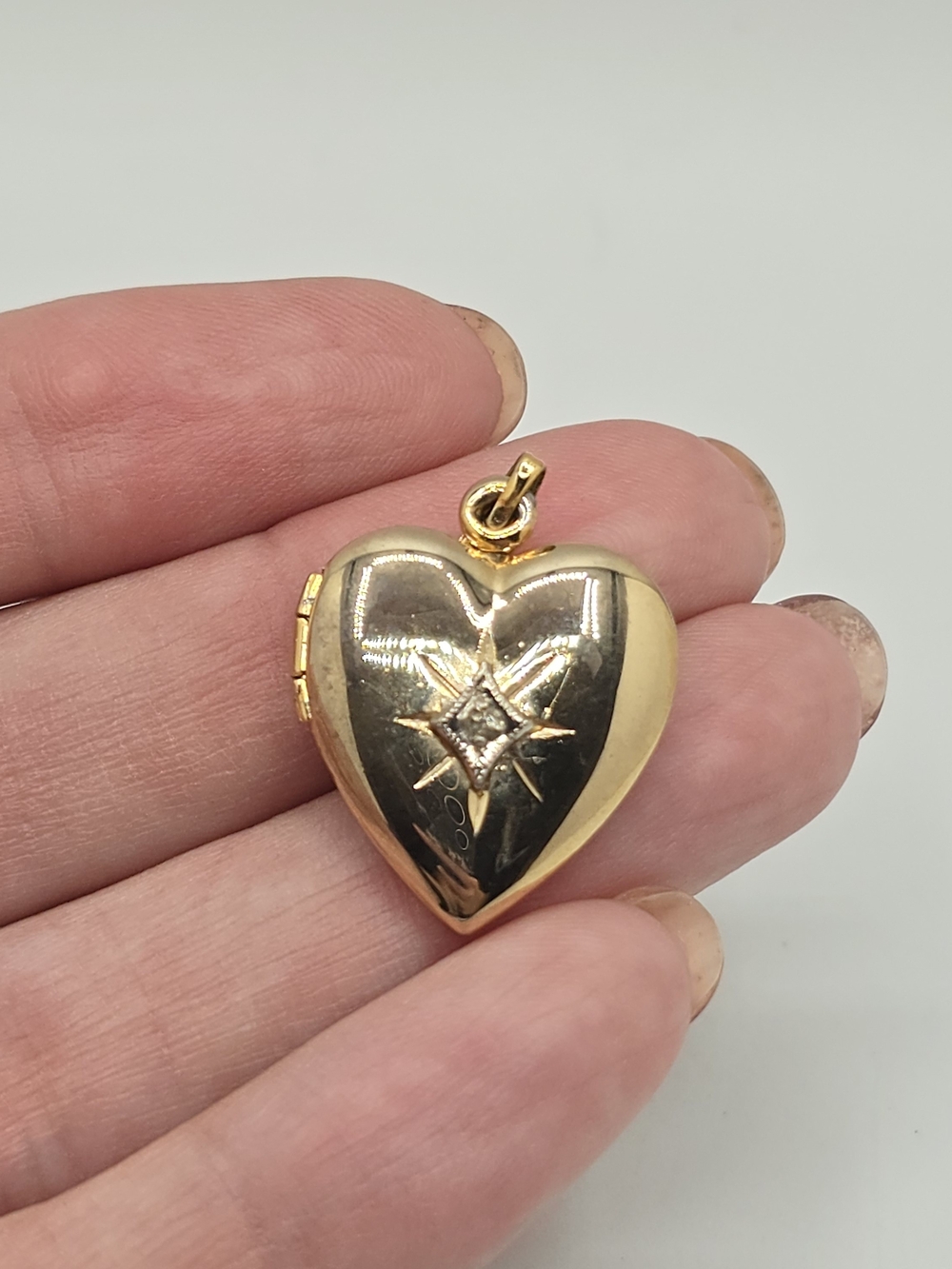 Heart Locket Pendant Gold Tone Keepsake Photo Vintage Charm 13/16"